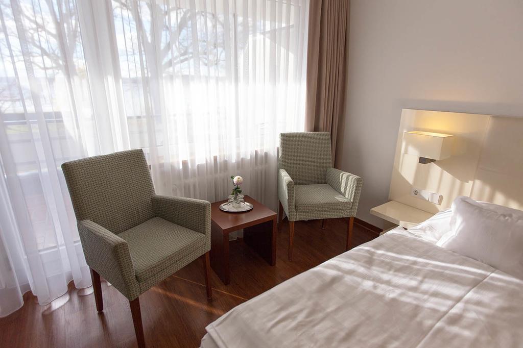 Hotel Seepark Garni Иберлинген Экстерьер фото