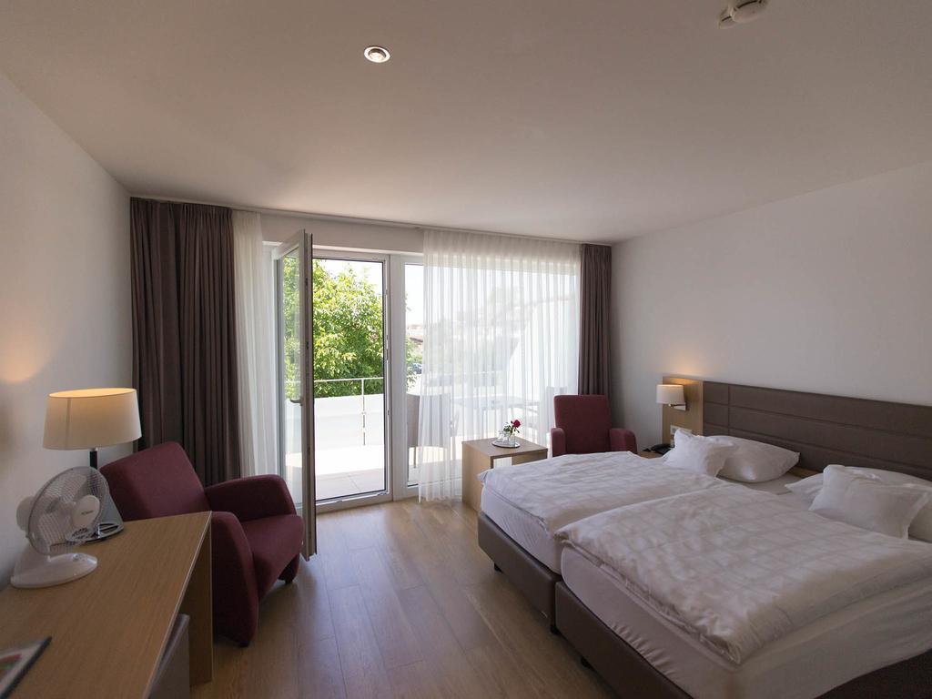 Hotel Seepark Garni Иберлинген Экстерьер фото