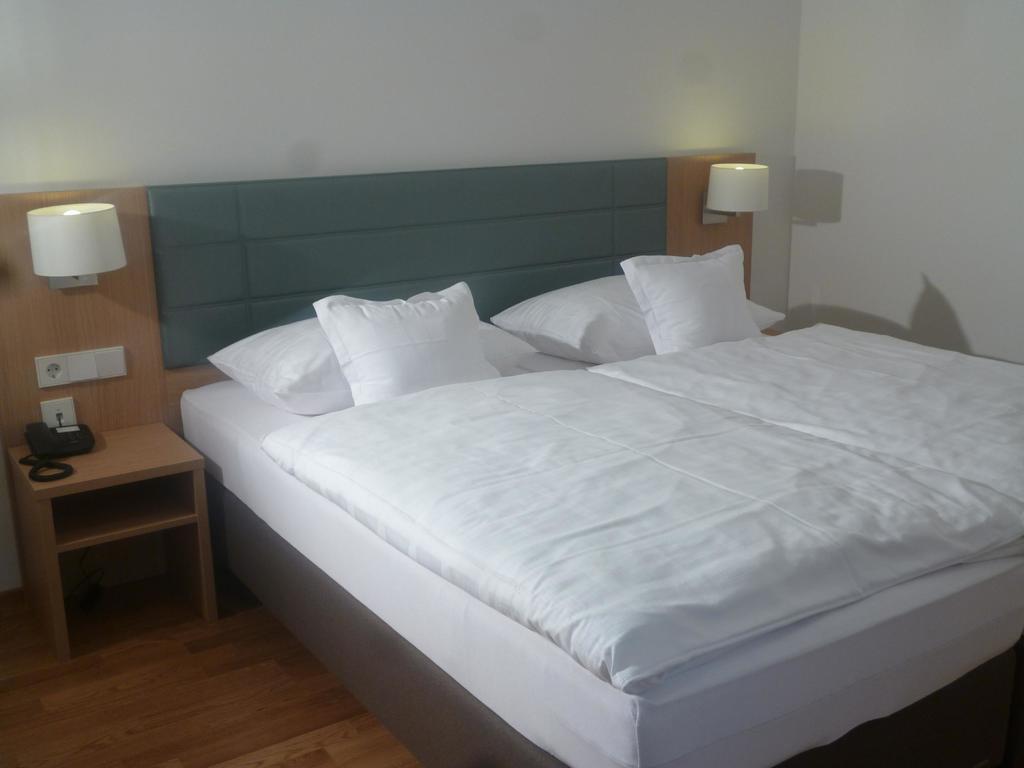 Hotel Seepark Garni Иберлинген Номер фото